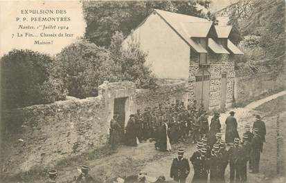 / CPA FRANCE 44 "Nantes, expulsion des P.P. Prémontrés juillet 1904, la fin, chassés de leur maison"