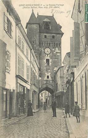 / CPA FRANCE 17 "Saint Jean d'Angély, la grosse horloge "