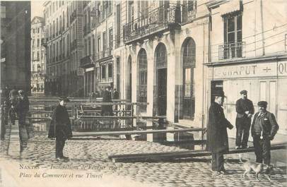 / CPA FRANCE 44 "Nantes, place du Commerce et rue Thurot" / INONDATION 1904