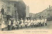 63 Puy De DÔme CPA FRANCE 63 "Les Cornards, Fête locale à Sauxillanges"