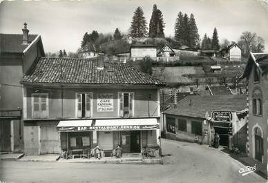 / CPSM FRANCE 38 "Saint Geoire en Valdaine, un coin du bourg"