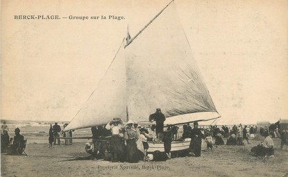 / CPA FRANCE 62 "Berck Plage, groupe sur la plage"