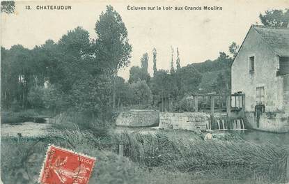 / CPA FRANCE 28 "Châteaudun, écluses sur le loir aux grands moulins"