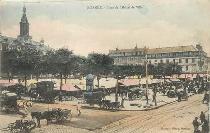 / CPA FRANCE 42 "Roanne, place de l'hôtel de ville"