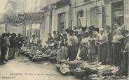 13 Bouch Du Rhone CPA FRANCE 13  "Eyguières, un coin du marché, Place Thiers"