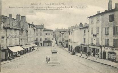 CPA FRANCE 71  "Tournus, Place de l'Hotel de ville, les arcades"