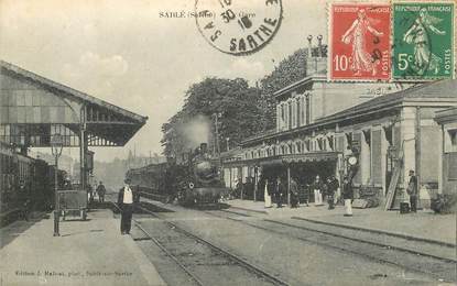 CPA FRANCE 72 "Sablé, la Gare" / TRAIN