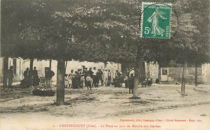 CPA FRANCE 60 "Chevincourt, la place un jour de marché aux Cerises"