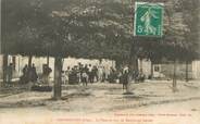 60 Oise CPA FRANCE 60 "Chevincourt, la place un jour de marché aux Cerises"