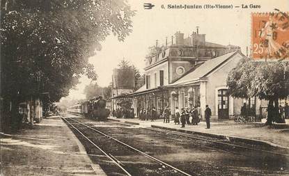 CPA FRANCE 87 "Saint Junien, la gare" / TRAIN