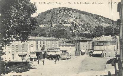 / CPA FRANCE FRANCE 09 "Lavelanet, place de la révolution et le Soulat"