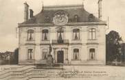 10 Aube / CPA FRANCE 10 "Brienne le Château, l'hôtel de ville et statue Bonaparte"