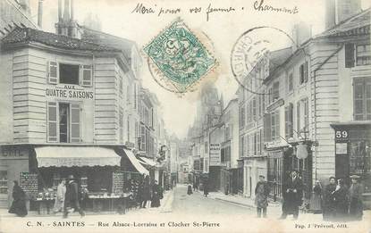 / CPA FRANCE 17 "Saintes, rue Alsace Lorraine et clocher Saint Pierre"