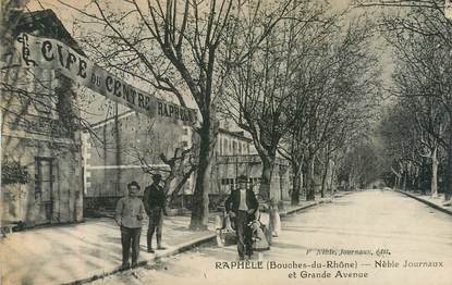 CPA FRANCE 13 "Raphele, grande avenue, café du centre"