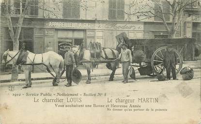 CPA FRANCE 13 "Marseille, Service public, Nettoiement, le charretier et le chargeur"