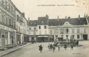 77 Seine Et Marne / CPA FRANCE 77 "La Ferté Gaucher, place de l'hôtel de ville "