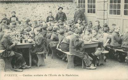 CPA FRANCE 27 "Evreux, cantine scolaire de l'Ecole de la Madeleine"