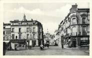 72 Sarthe / CPA FRANCE 72 "La Flèche, place Henri IV et le Prytanée"