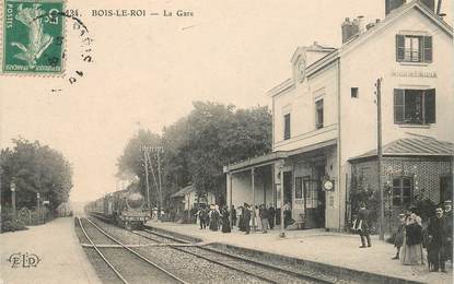 CPA FRANCE 77 "Bois le Roi, la gare" / TRAIN