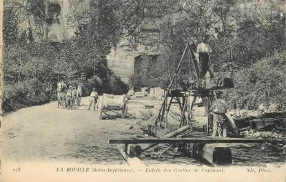 CPA FRANCE  76 "La Bouille, entrée des Grottes de Caumont" / SCIEUR DE LONG