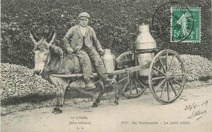 CPA FRANCE  76 "En Normandie, le petit laitier"