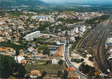 / CPSM FRANCE 07 "La Voulte sur Rhône, vue générale aérienne du centre ville et la gare"