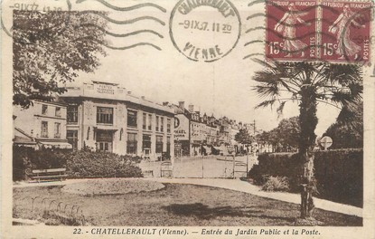 / CPA FRANCE 86 "Chatellerault, entrée du jardin public et la poste"