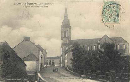 / CPA FRANCE 44 "Fégréac, l'église et route de Redon"