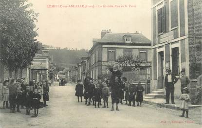 CPA FRANCE 27 " Romilly sur Andelle, la Grande rue et la Poste"