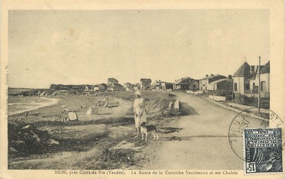 / CPA FRANCE 85 "Sion, près Croix de Vie, la route de la Corniche Vendéenne et ses chalets"