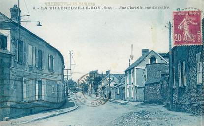 / CPA FRANCE 60 "La Villeneuve Le Roy, rue Gloriette"