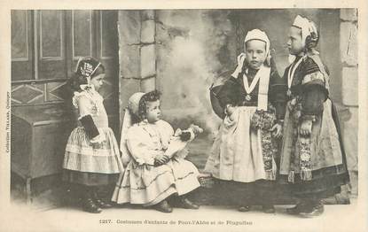 / CPA FRANCE 29 "Costumes d'enfants de Pont l'Abbé et de Pluguffan"/ FOLKLORE