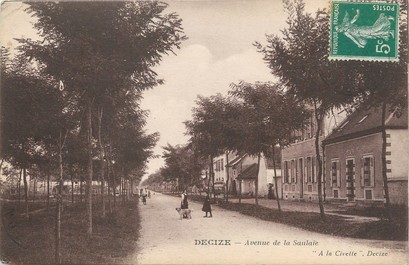 / CPA FRANCE 58 "Decize, avenue de la Saulaïe"