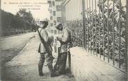 60 Oise / CPA FRANCE 60 "Les Allemands à Clermont, un brin de causette" / MILITAIRES