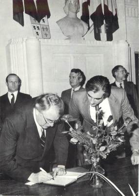 / CPSM FRANCE 69 "Roye, visite de Pierre Mauroy, premier ministre"