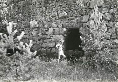 / CPSM FRANCE 83 "Environs de La Roquebrussanne, glacières de la Sainte Baume"