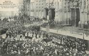 44 Loire Atlantique / CPA FRANCE 44 "Nantes, rétablissement des procéssionns en 1921, sortant de la cathédrale, la musique jouant"