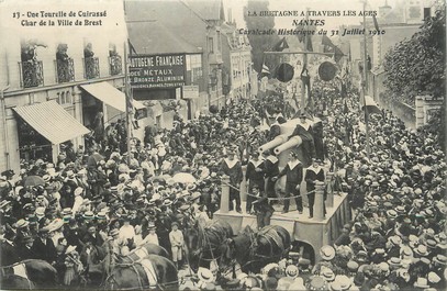 / CPA FRANCE 44 "Nantes, Cayalcade du 31 juillet 1910"
