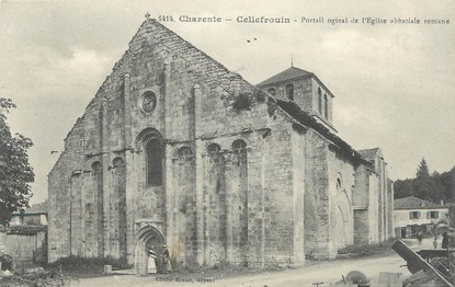 / CPA FRANCE 16 "Cellefrouin, portail ogival de l'église abbatiale romaine"