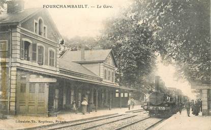 CPA FRANCE 58 "Fourchambault, la gare" / TRAIN