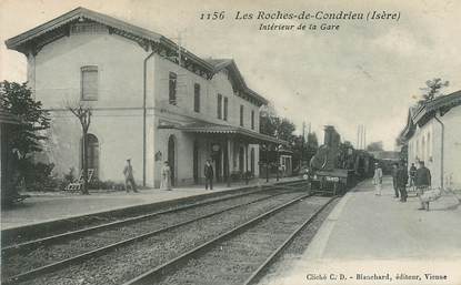 CPA FRANCE 38 "Les Roches de Condrieu, intérieur de la gare" / TRAIN