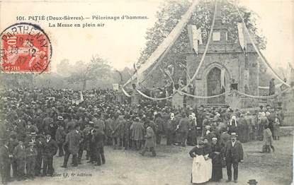 CPA FRANCE 79 "Pitié, pélerinage d'hommes, la messe en plein air"