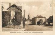16 Charente / CPA FRANCE 16 "Massignac, entrée du bourg et monument aux morts"