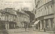 16 Charente / CPA FRANCE 16 "La Rochefoucauld, rue des Halles"