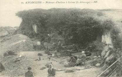 / CPA FRANCE 17 "Angoulins, pêcheurs d'huitres à Loiron"