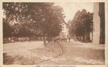 / CPA FRANCE 17 "Courçon d'Aunis, place du marché"