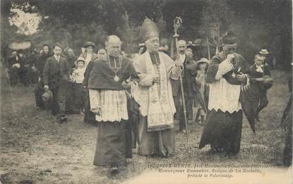 / CPA FRANCE 17 "Croix Gente, Monseigneur Eyssautier, evêque de la Rochelle"