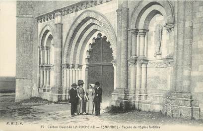 / CPA FRANCE 17 "Canton Ouest de La Rochelle, Esnandes, façade de l'église fortifiée"