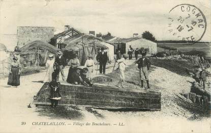 / CPA FRANCE 17 "Chatelaillon, village des Boucholeurs"