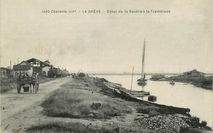 / CPA FRANCE 17 "La Grève, canal de la Seudre à la Tremblade"